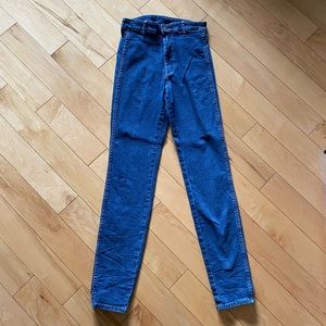 Skinny jeans